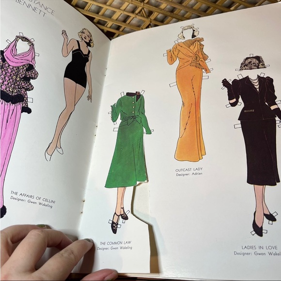 Vintage Glamorous Movie Stars of The 30s Paperdoll Book 1978 - Picture 4 of 10